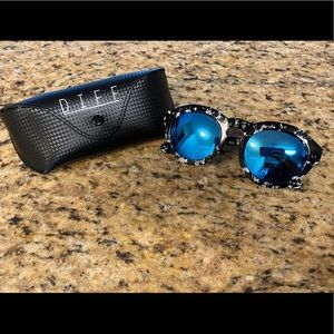 DIFF eyewear round sunglasses with blue lenses